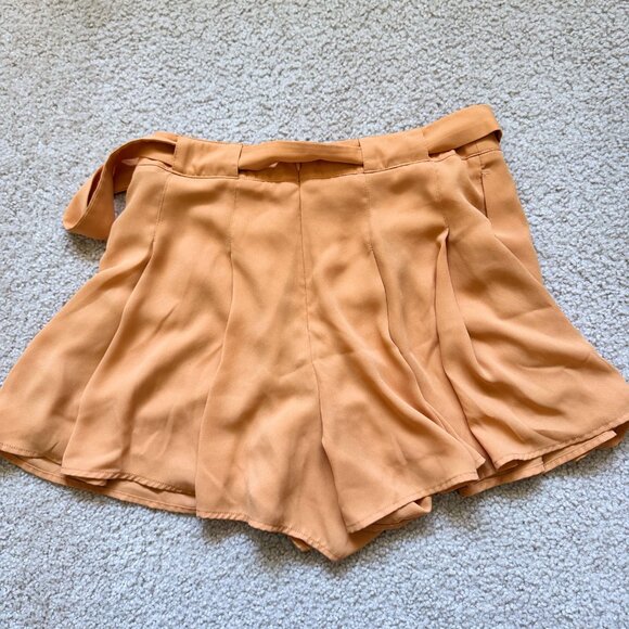 🧡 Aritzia High-Waisted Tie Shorts – Golden Caramel (Size 6) 🧡 - Picture 4 of 6